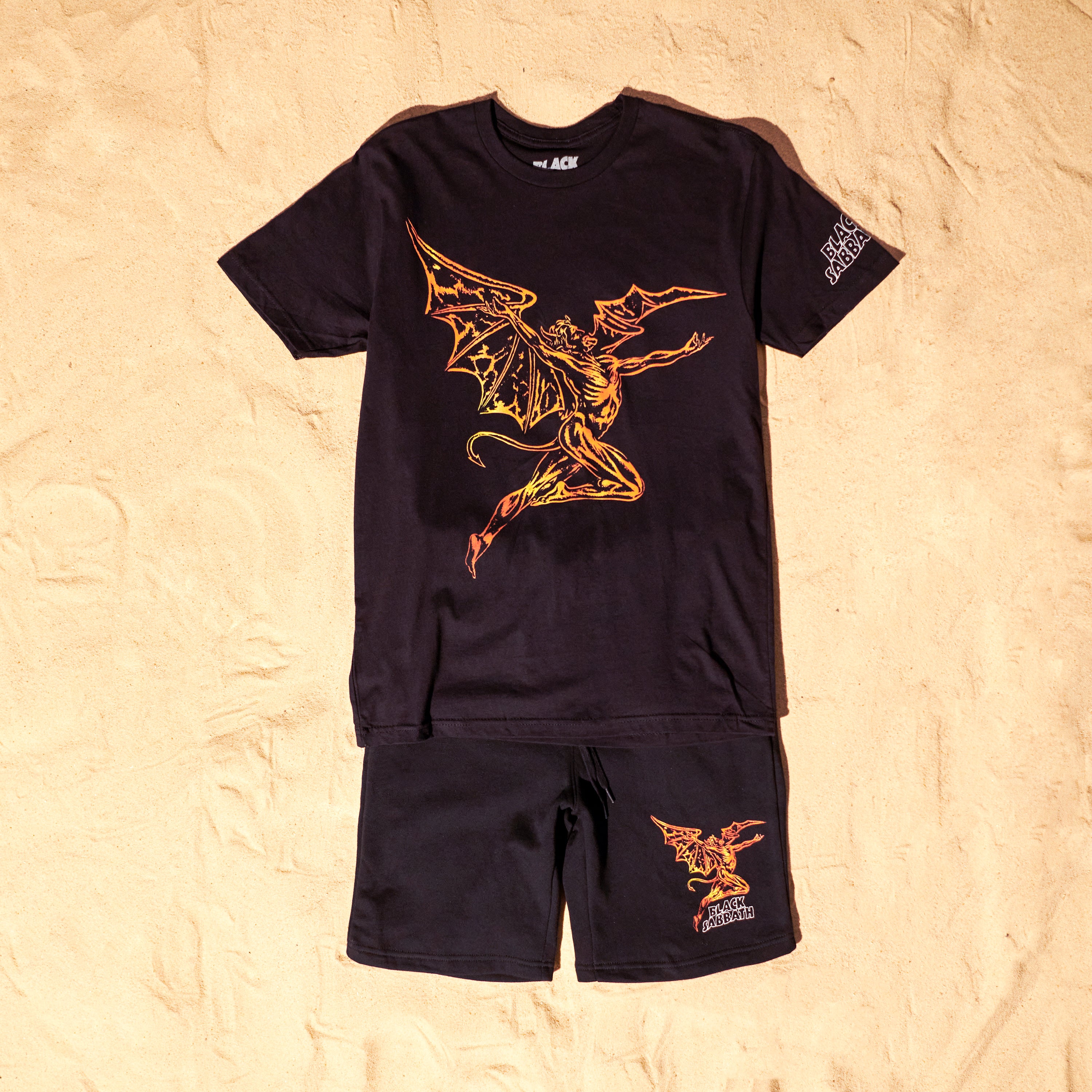 Henry Logo T-Shirt Beach 1